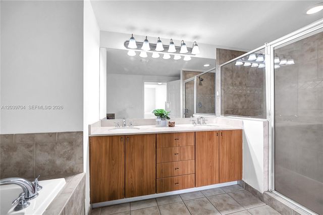 888 S Douglas Rd 910, Coral Gables, FL 33134