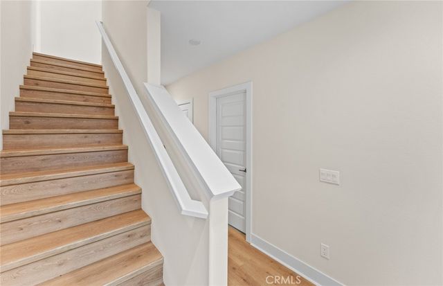 104 Kimberwick Court, Burbank, CA 91506