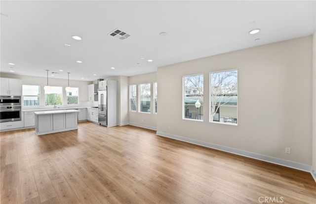 104 Kimberwick Court, Burbank, CA 91506