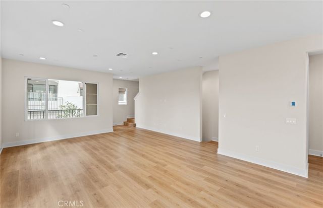 104 Kimberwick Court, Burbank, CA 91506