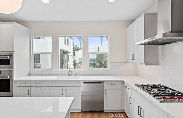 104 Kimberwick Court, Burbank, CA 91506