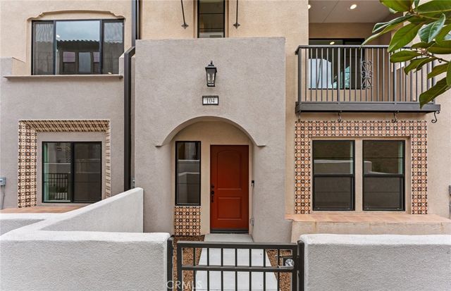 104 Kimberwick Court, Burbank, CA 91506