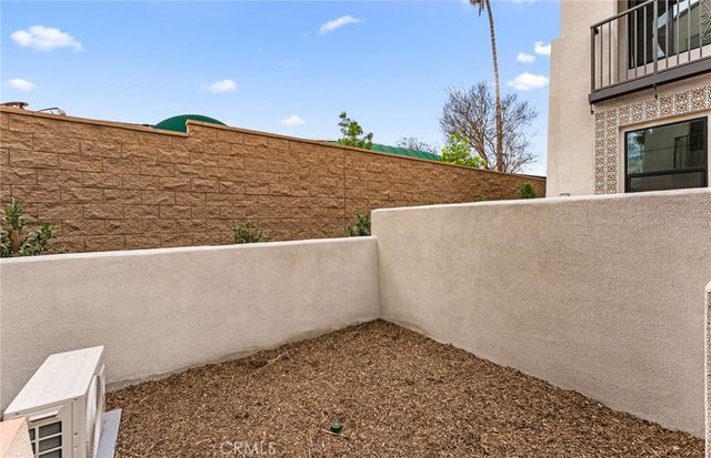 104 Kimberwick Court, Burbank, CA 91506