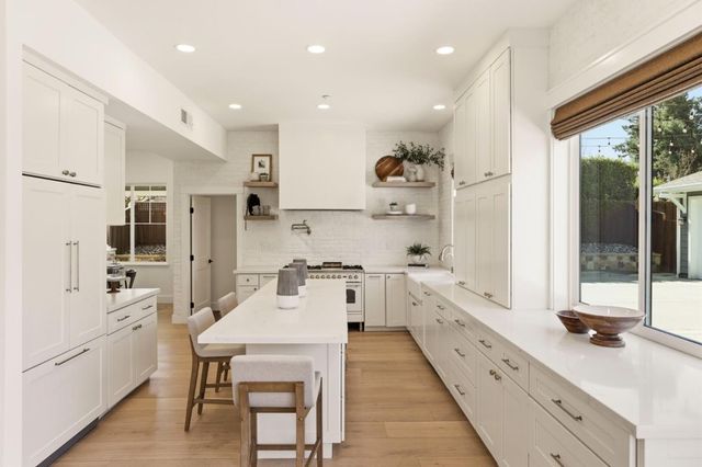 211 Woodland Court, Livermore, CA 94550