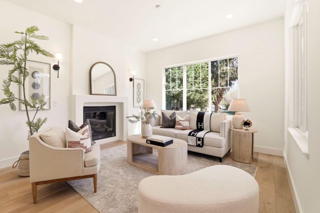 211 Woodland Court, Livermore, CA 94550