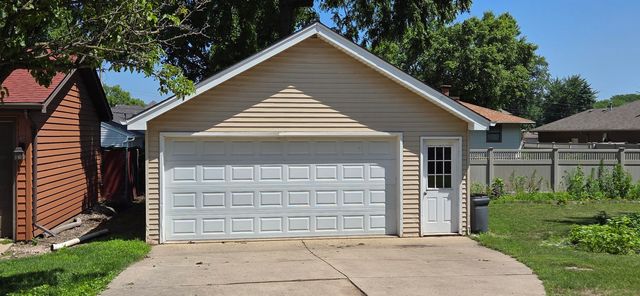 1627 Ridge Road, Munster, IN 46321