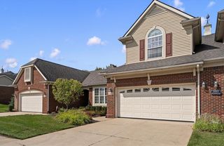 24323 Heatherwood Drive, South Lyon, MI 48178