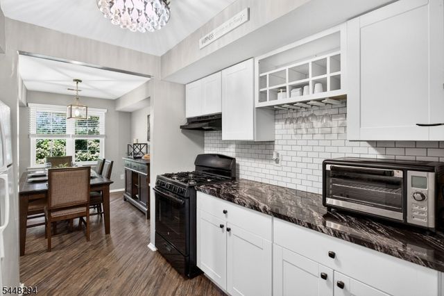 248 Alpine Way B, Woodbridge Twp., NJ 07095
