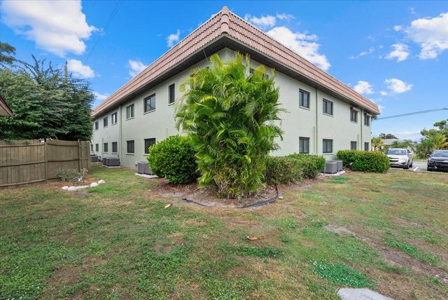 1258 BARBARA DRIVE 105, Venice, FL 34285