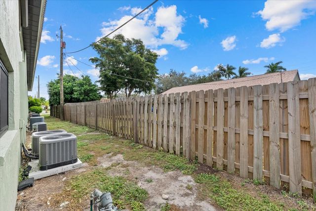 1258 BARBARA DRIVE 105, Venice, FL 34285