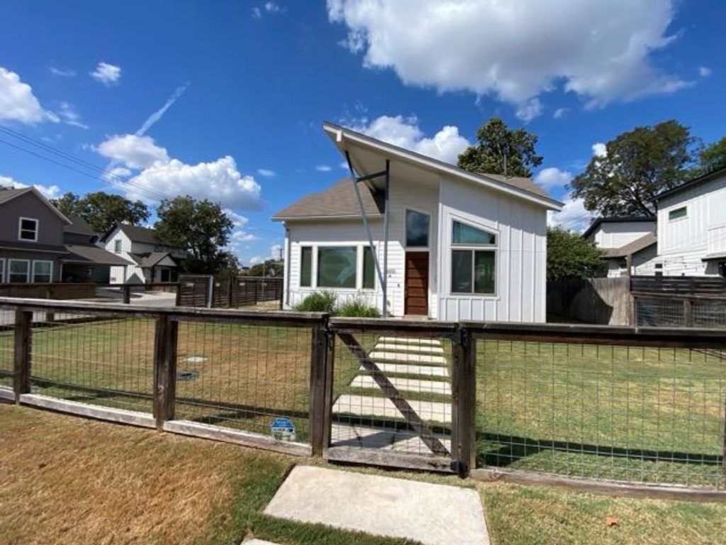 8500 Bowling Green DR A, Austin, TX 78757