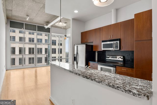 943 Peachtree Street NE 2009, Atlanta, GA 30309