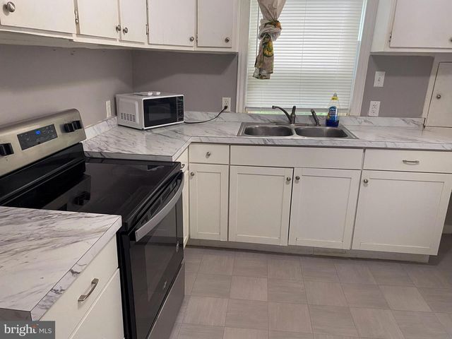 123 W MAIN ST, Hershey, PA 17033