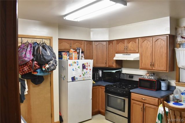 31 Elkhart Street, Lackawanna, NY 14218