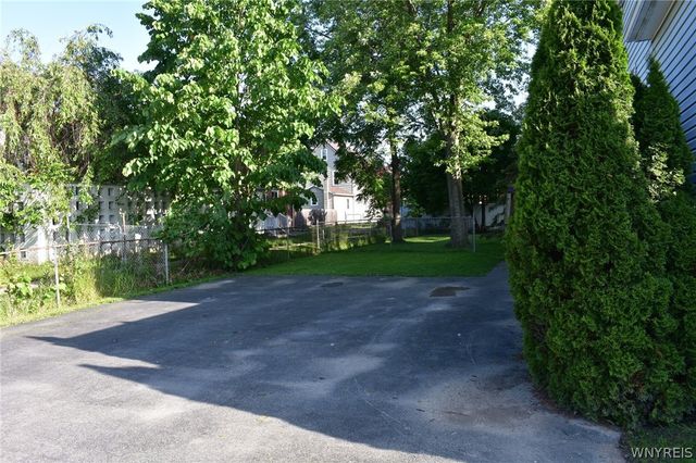 31 Elkhart Street, Lackawanna, NY 14218