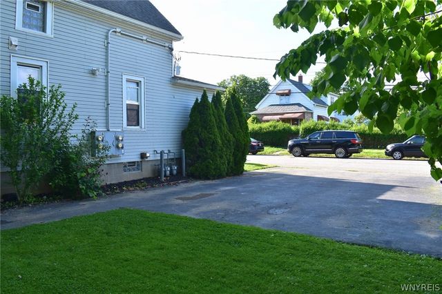 31 Elkhart Street, Lackawanna, NY 14218