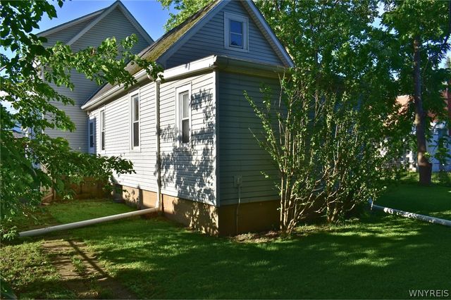 31 Elkhart Street, Lackawanna, NY 14218