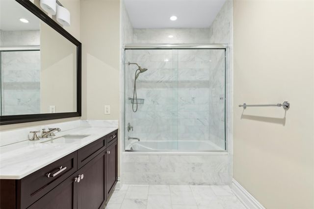 1000 Royal Court 1106, North Hills, NY 11040