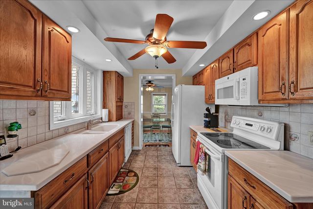 526 ARGYLE RD, Drexel Hill, PA 19026