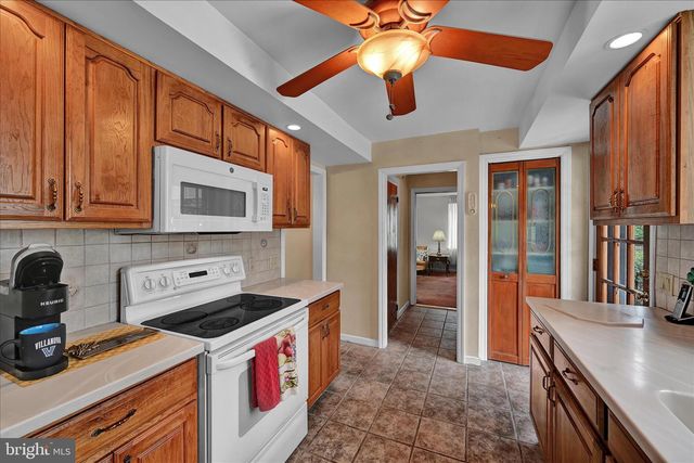 526 ARGYLE RD, Drexel Hill, PA 19026