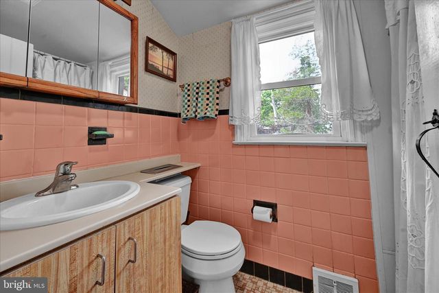 526 ARGYLE RD, Drexel Hill, PA 19026
