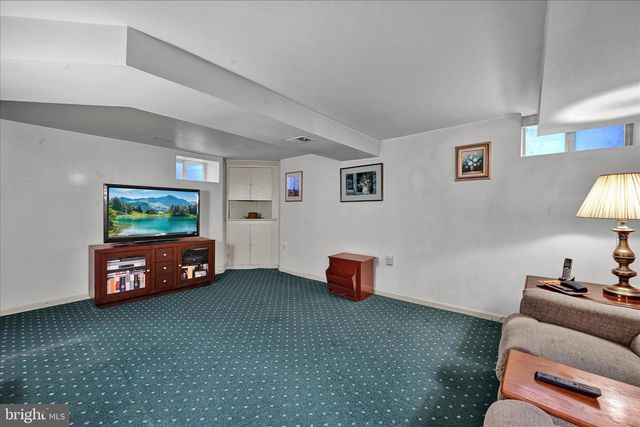 526 ARGYLE RD, Drexel Hill, PA 19026