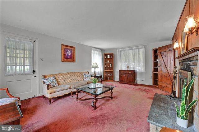 526 ARGYLE RD, Drexel Hill, PA 19026