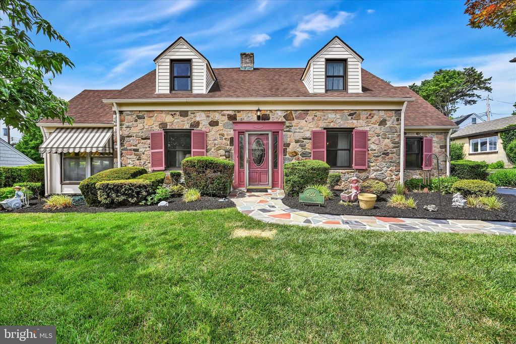 526 ARGYLE RD, Drexel Hill, PA 19026