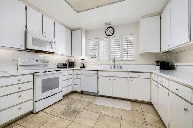 72828 Joshua Tree Street, Palm Desert, CA 92260