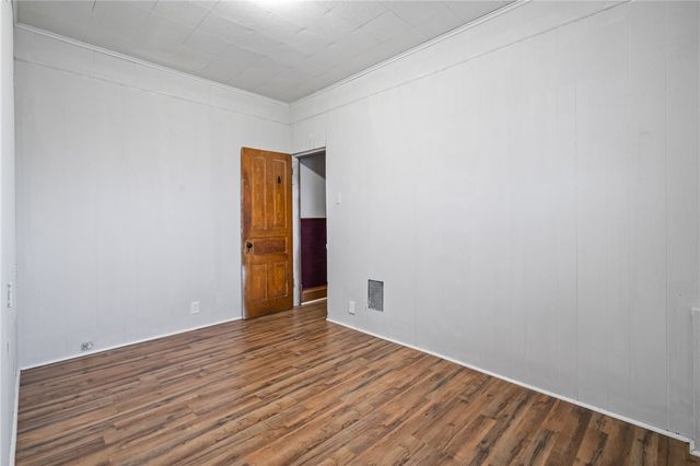 200 Moye Pl, Mt Oliver, PA 15210