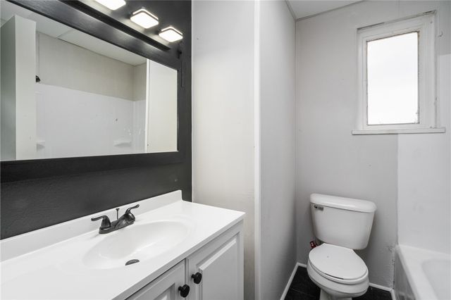 200 Moye Pl, Mt Oliver, PA 15210