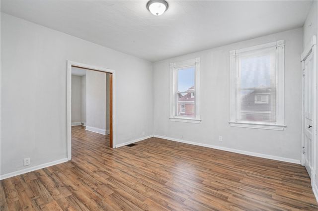 200 Moye Pl, Mt Oliver, PA 15210