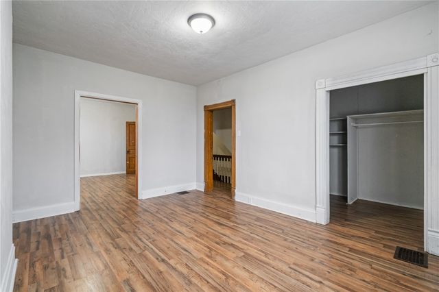 200 Moye Pl, Mt Oliver, PA 15210