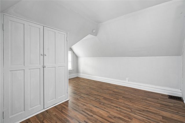 200 Moye Pl, Mt Oliver, PA 15210