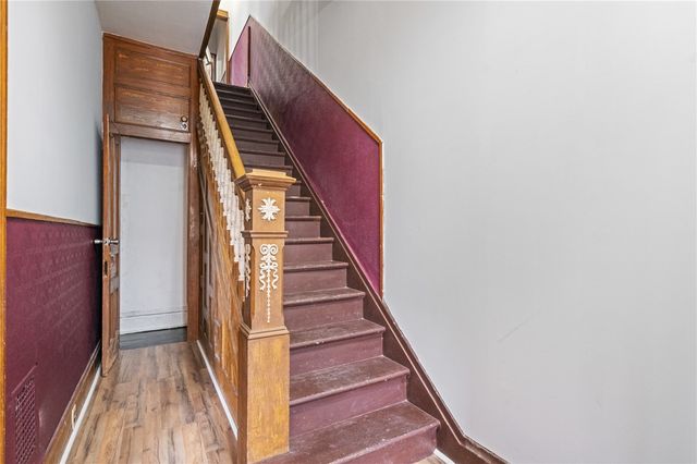 200 Moye Pl, Mt Oliver, PA 15210