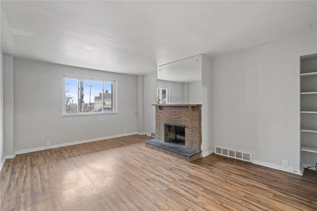 200 Moye Pl, Mt Oliver, PA 15210