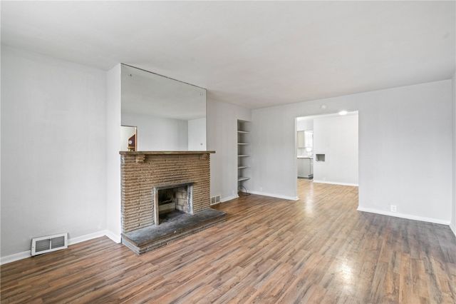 200 Moye Pl, Mt Oliver, PA 15210