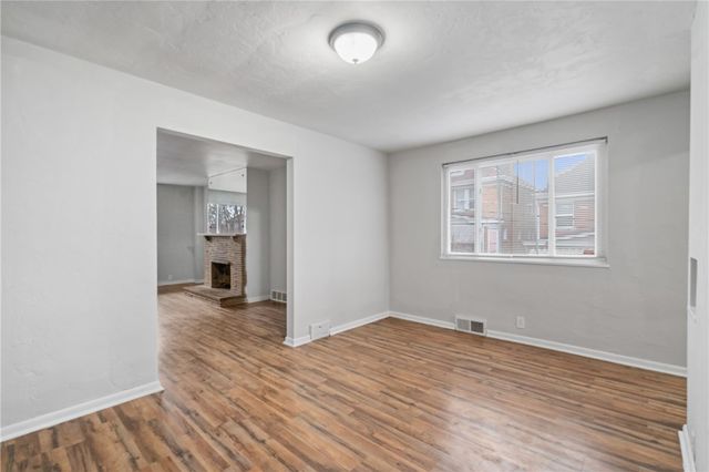 200 Moye Pl, Mt Oliver, PA 15210