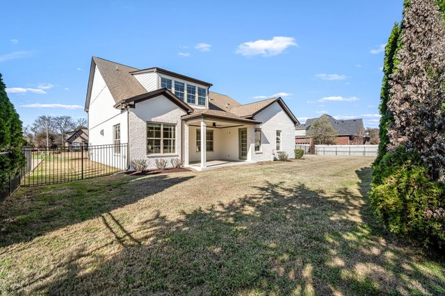 2826 Craythorne Dr, Murfreesboro, TN 37129