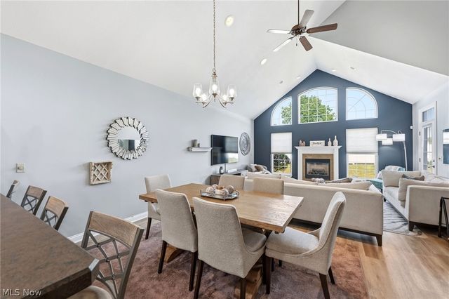 5067 Shepherds Glen, Willoughby, OH 44094