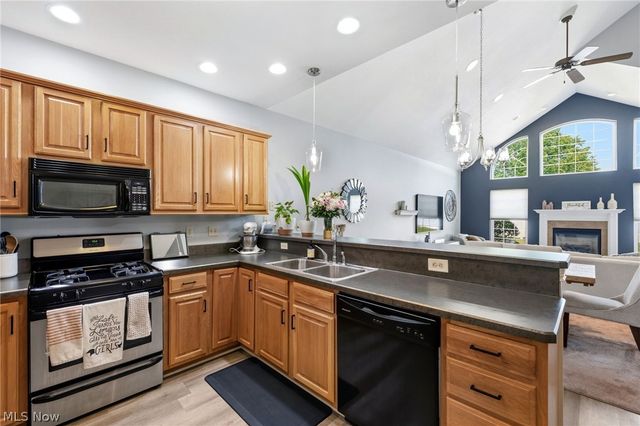 5067 Shepherds Glen, Willoughby, OH 44094