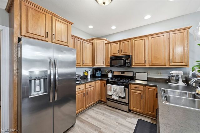 5067 Shepherds Glen, Willoughby, OH 44094