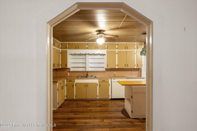 524 East Avenue, Brooksville, FL 34601