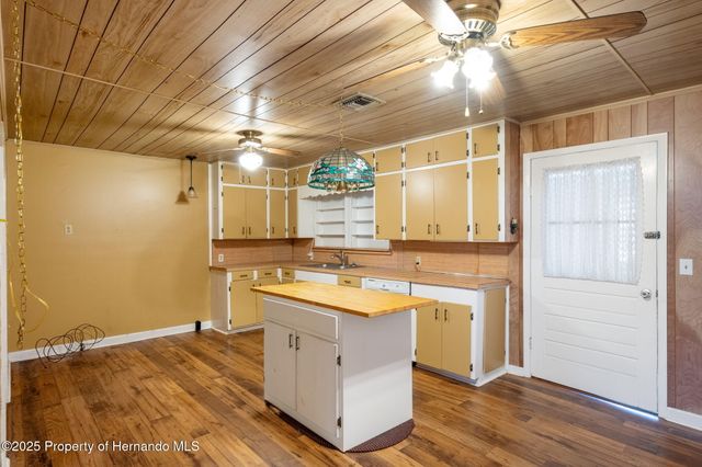 524 East Avenue, Brooksville, FL 34601