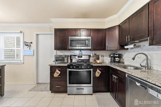 8 Cooper Court, Freehold, NJ 07728