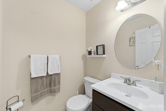 8 Cooper Court, Freehold, NJ 07728