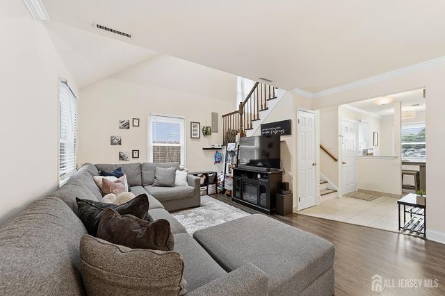 8 Cooper Court, Freehold, NJ 07728