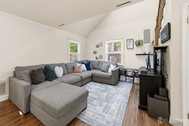8 Cooper Court, Freehold, NJ 07728