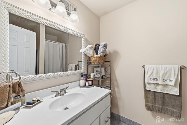 8 Cooper Court, Freehold, NJ 07728