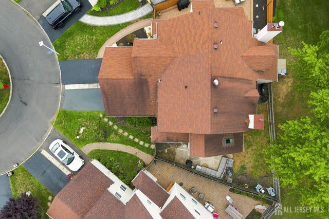 8 Cooper Court, Freehold, NJ 07728